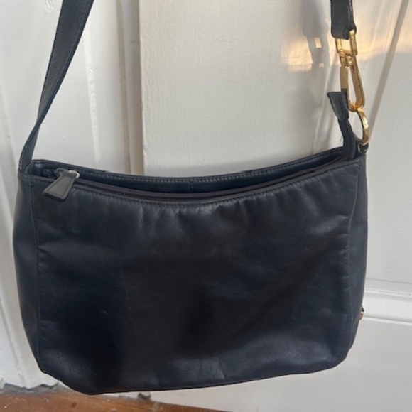 Vintage ETIENNE AIGNER Women's Black Soft Leather Shoulder Bag - Picture 4 of 5